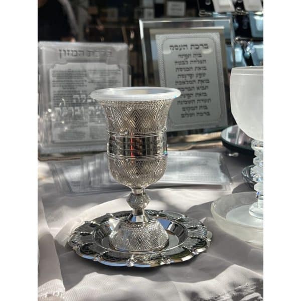 גביע קידוש גימור ניקל עם תחתית