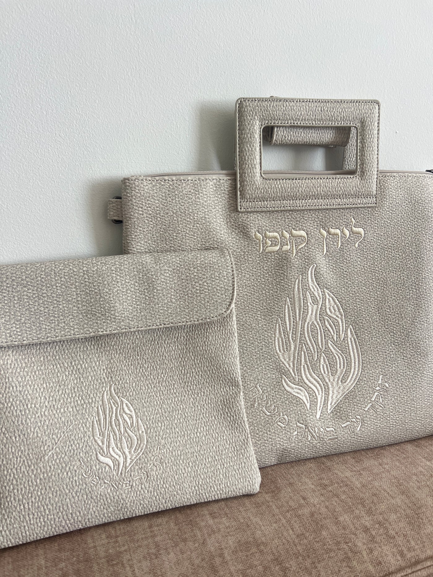 סט טלית ותפילין דמוי פשתן בהיר
