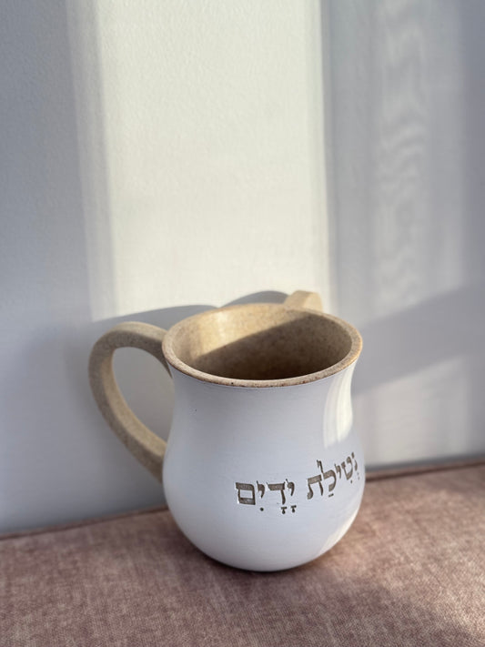 נטלה בגוונים בז'&לבן